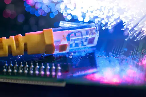 Link dedicado MikroTik ou banda larga?