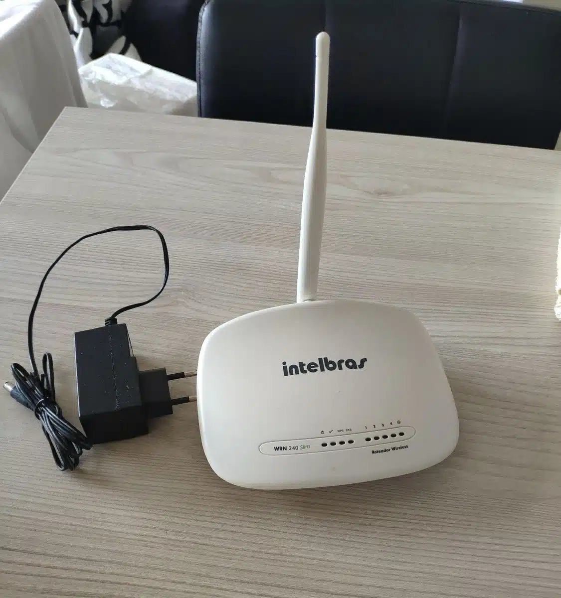 Qual a senha do roteador Intelbras?