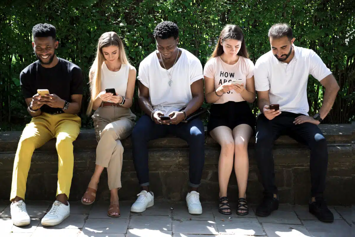 Hotspots Wi-Fi Gratuitos: Vantagens e Desvantagens Para a Sociedade