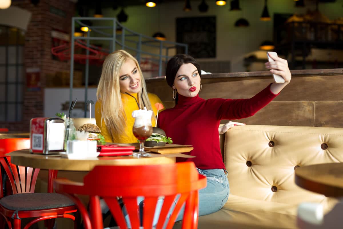 WiFi público em restaurantes: conexão garantida para clientes