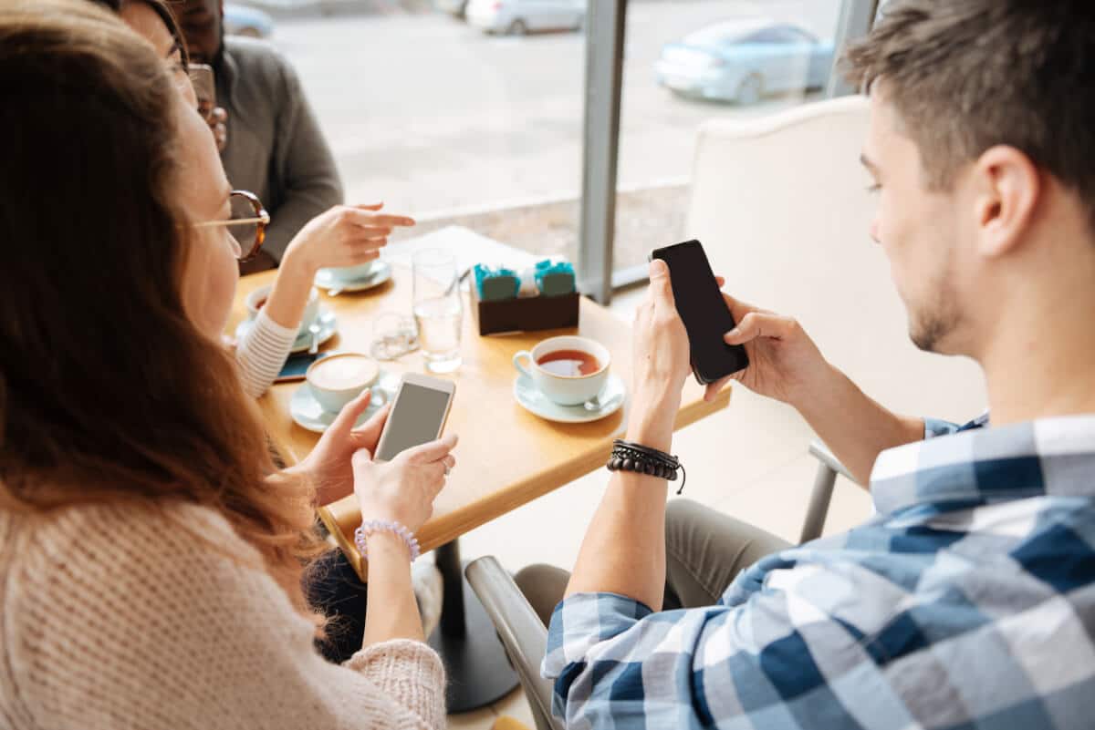 Como o Wi-Fi gratuito pode melhorar o atendimento aos visitantes em franquias