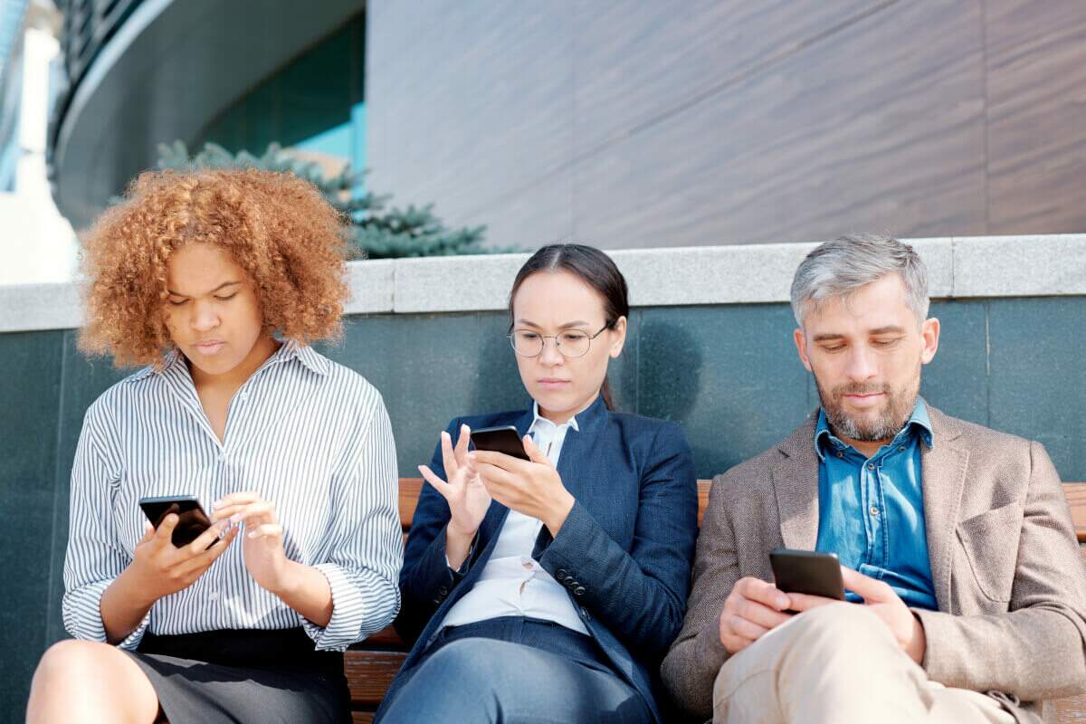 Como melhorar a comunicação interna usando o WhatsApp Business